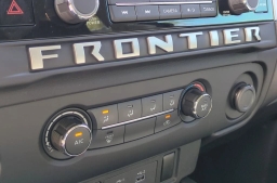 Nissan Frontier SV Crew Cab 4x4 2026