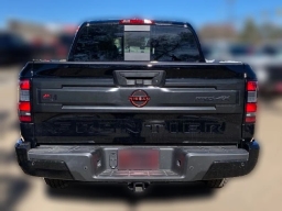 Nissan Frontier PRO-4X Crew Cab 4x4 2026