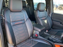 Nissan Frontier PRO-4X Crew Cab 4x4 2026