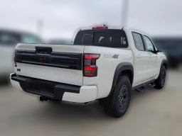 Nissan Frontier PRO-4X Crew Cab 4x4 2026