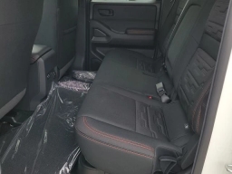 Nissan Frontier PRO-4X Crew Cab 4x4 2026