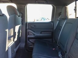 Nissan Frontier PRO-4X Crew Cab 4x4 2026