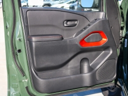 Nissan Frontier PRO-4X Crew Cab 4x4 2026