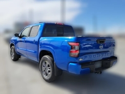 Nissan Frontier SV Crew Cab 4x4 2026