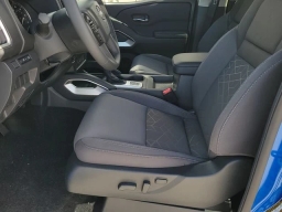 Nissan Frontier SV Crew Cab 4x4 2026