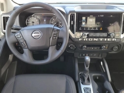 Nissan Frontier SV Crew Cab 4x4 2026