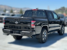 Nissan Frontier SV Crew Cab 4x4 2026