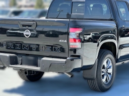 Nissan Frontier SV Crew Cab 4x4 2026
