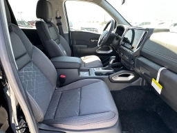 Nissan Frontier SV Crew Cab 4x4 2026