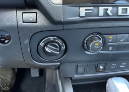 Nissan Frontier SV Crew Cab 4x4 2026