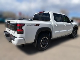 Nissan Frontier PRO-4X Crew Cab 4x4 2026