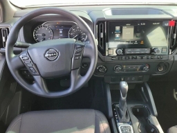 Nissan Frontier SV Crew Cab 4x4 2026