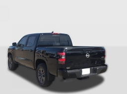 Nissan Frontier SV Crew Cab 4x4 2026