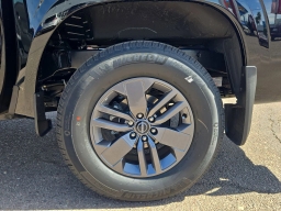 Nissan Frontier SV Crew Cab 4x4 2026