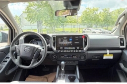 Nissan Frontier SV Crew Cab 4x4 2026