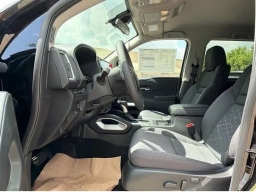 Nissan Frontier SV Crew Cab 4x4 2026