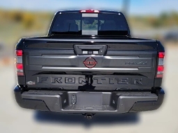 Nissan Frontier PRO-4X Crew Cab 4x4 2026