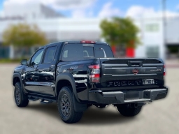 Nissan Frontier PRO-4X w/R Package Crew Cab 4x4 2026