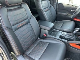 Nissan Frontier PRO-4X w/R Package Crew Cab 4x4 2026