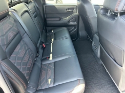 Nissan Frontier PRO-4X w/R Package Crew Cab 4x4 2026
