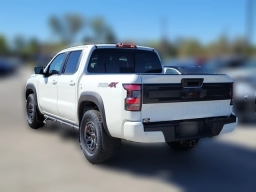 Nissan Frontier PRO-4X Crew Cab 4x4 2026