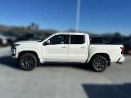 Nissan Frontier SV Crew Cab 4x4 2026
