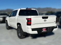 Nissan Frontier SV Crew Cab 4x4 2026