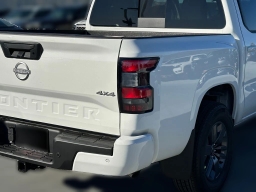 Nissan Frontier SV Crew Cab 4x4 2026