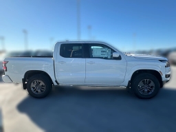 Nissan Frontier SV Crew Cab 4x4 2026