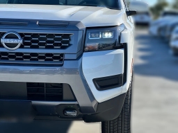 Nissan Frontier SV Crew Cab 4x4 2026