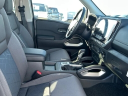 Nissan Frontier SV Crew Cab 4x4 2026