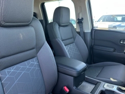 Nissan Frontier SV Crew Cab 4x4 2026