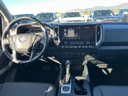 Nissan Frontier SV Crew Cab 4x4 2026