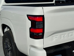 Nissan Frontier SV Crew Cab 4x4 2026