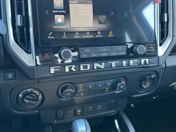 Nissan Frontier SV Crew Cab 4x4 2026
