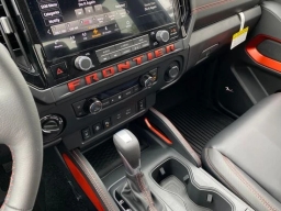 Nissan Frontier PRO-4X Crew Cab 4x4 Long Bed 2026