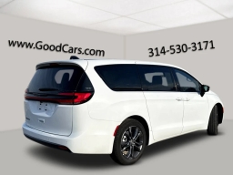 Chrysler Pacifica Select FWD 2026