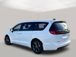 Chrysler Pacifica Select FWD 2026