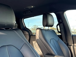 Chrysler Pacifica Select FWD 2026