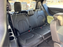 Chrysler Pacifica Select FWD 2026