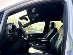 Chrysler Pacifica Select FWD 2026