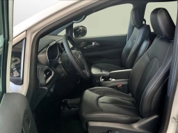 Chrysler Pacifica Select FWD 2026