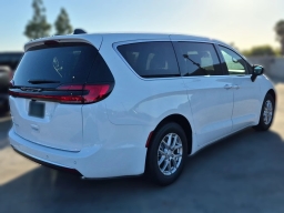 Chrysler Pacifica Select FWD 2027