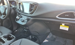 Chrysler Pacifica Select FWD 2027