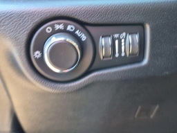 Chrysler Pacifica Select FWD 2027