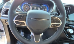 Chrysler Pacifica Select FWD 2027