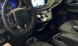 Chrysler Pacifica Select FWD 2026