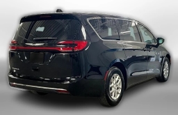 Chrysler Pacifica Select FWD 2026