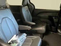 Chrysler Pacifica Select FWD 2026