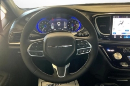 Chrysler Pacifica Select FWD 2026